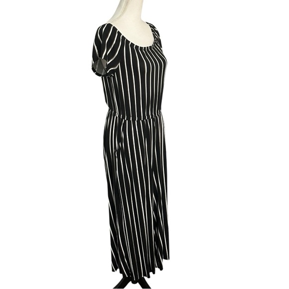 Torrid sz 0 (12) Black ,Brown, and White Capri length romper VGUC - Picture 3 of 7